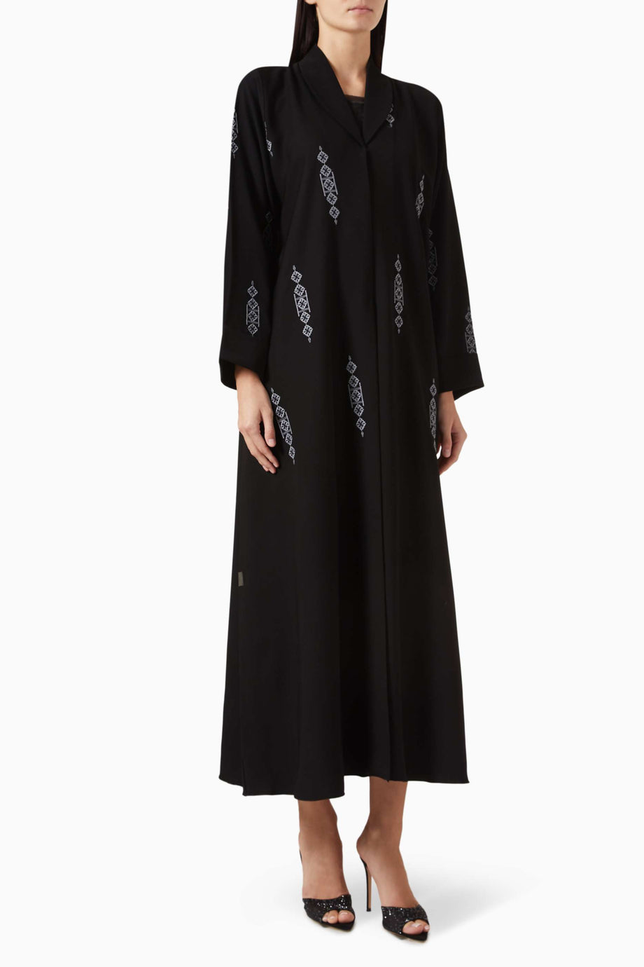Şık İğneleme Detaylı Tül Abaya Şıklığınıza Şıklık Katacak Tasarım
