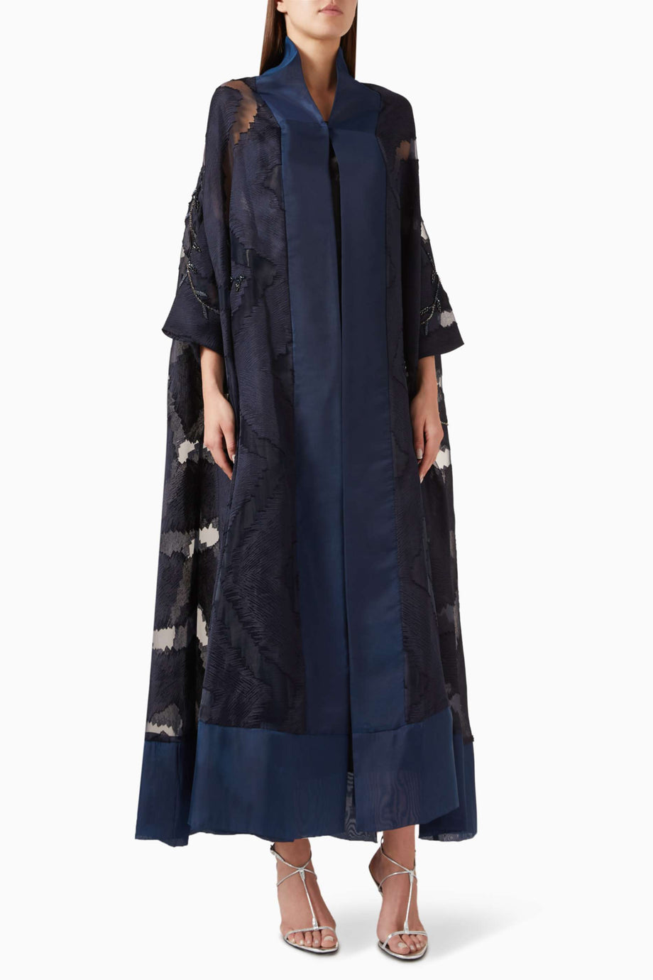 Modern Organza Abaya ile Şıklığı ve Konforu Yakalayın Naif Boncuk İşlemeli Tasarım