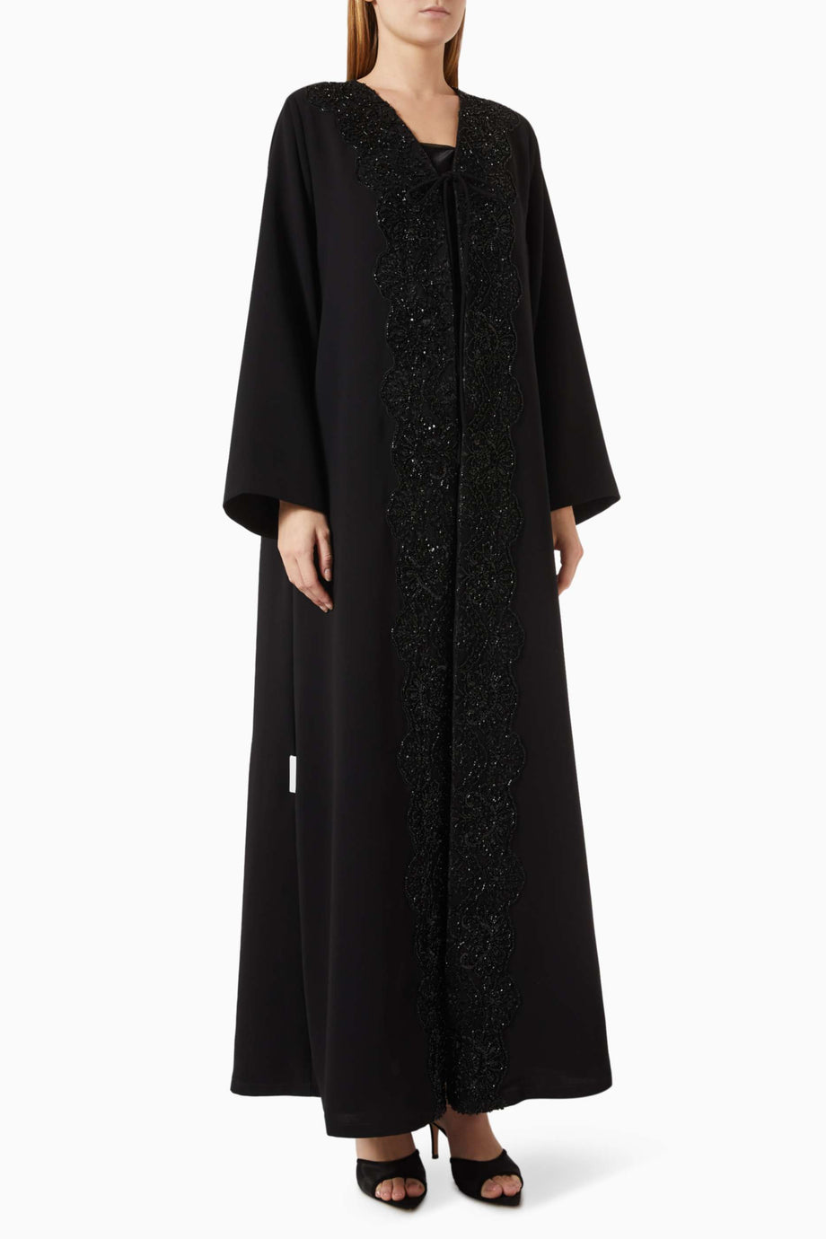 Kendinizi Şık Hissedin Tasarımlı Dikişli Abaya ile Rahat ve Modern Stil Yakalayın