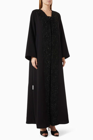 Kendinizi Şık Hissedin Tasarımlı Dikişli Abaya ile Rahat ve Modern Stil Yakalayın