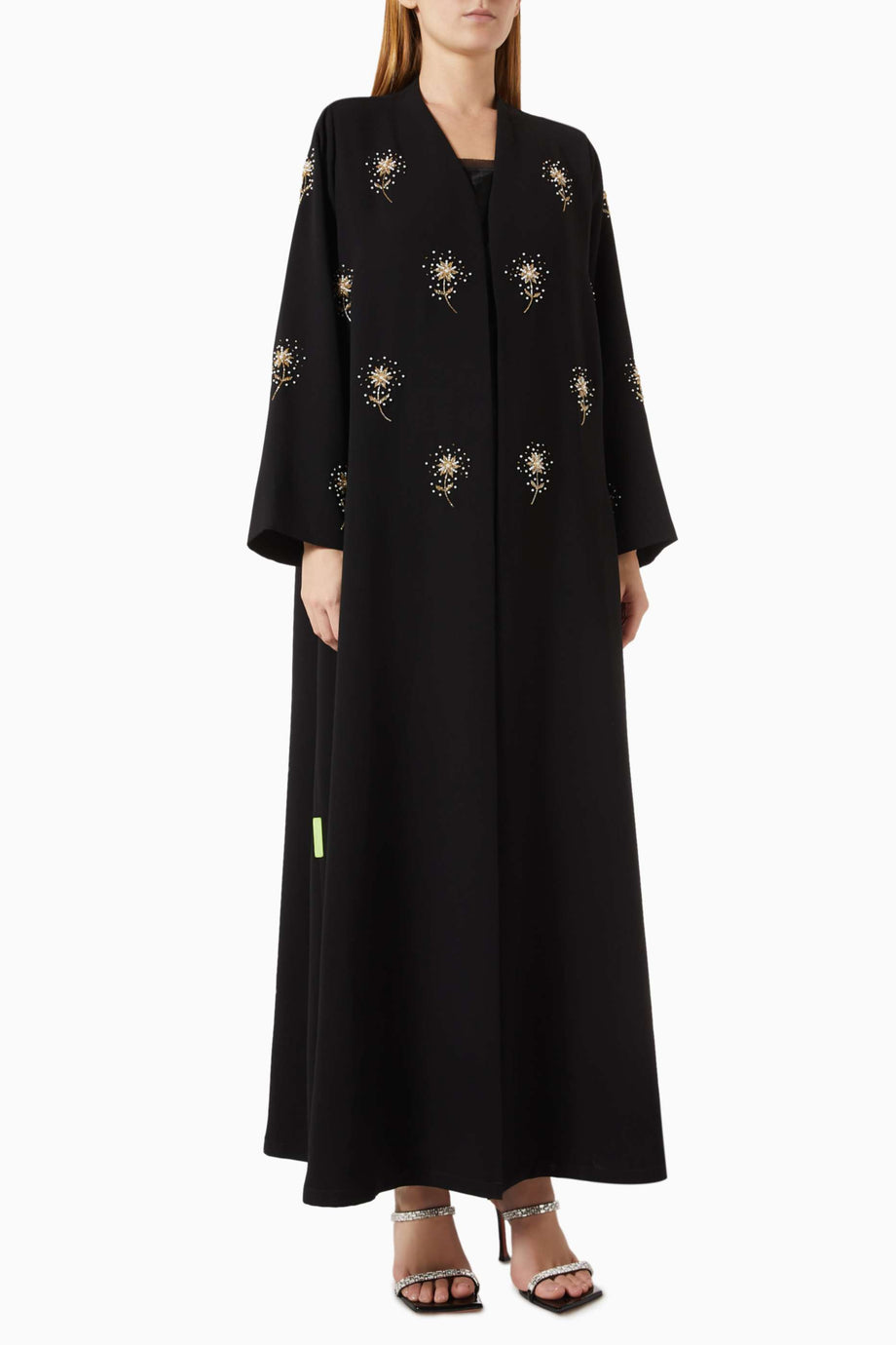 Konforlu Eşsiz İşlemeli Abaya Modern Tasarım ve Şıklığın Buluşma Noktası