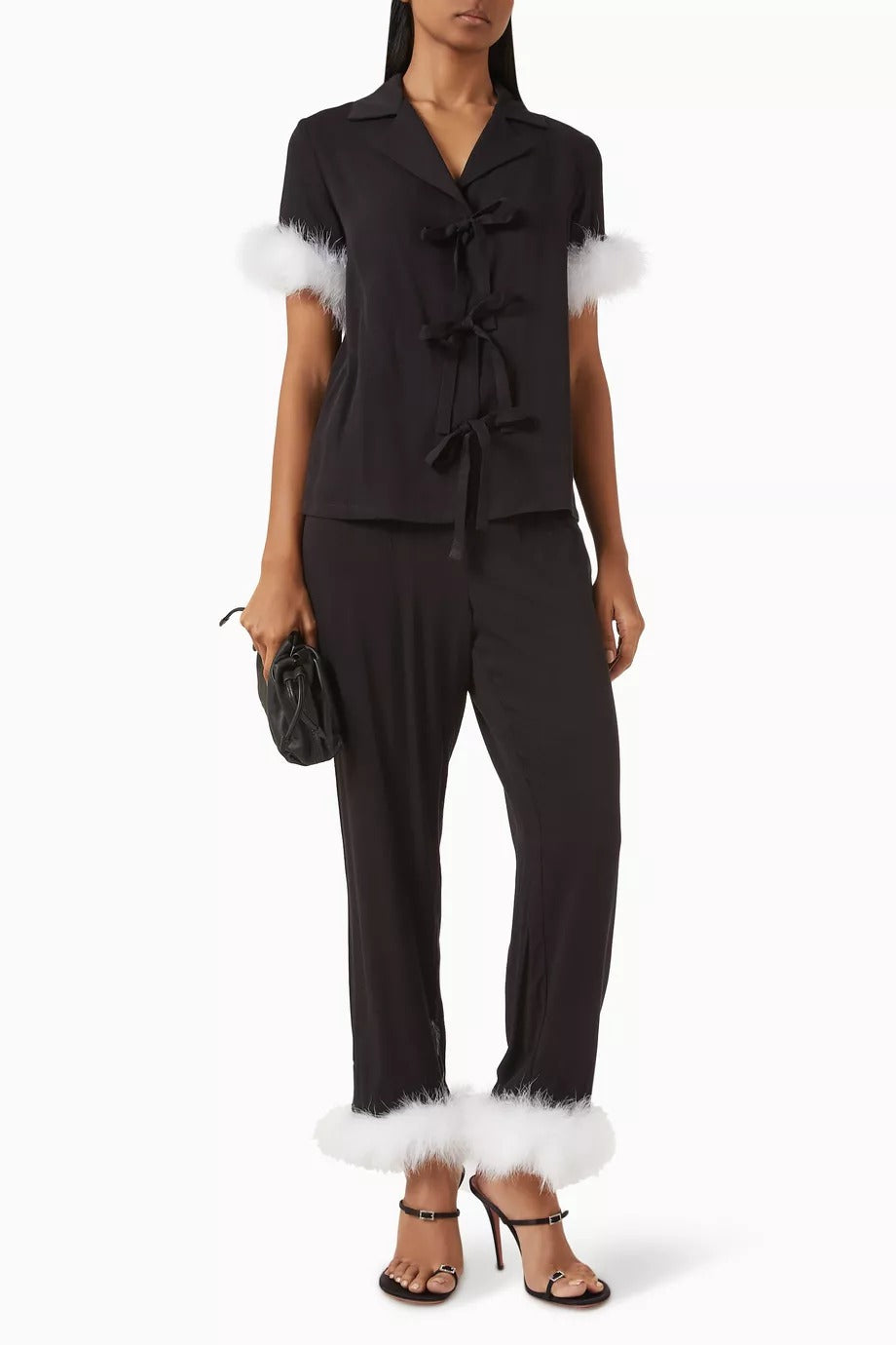 Ponyo Viskon Pijama Seti Siyah Tüy ve Saten Detaylı Lüks Tasarım