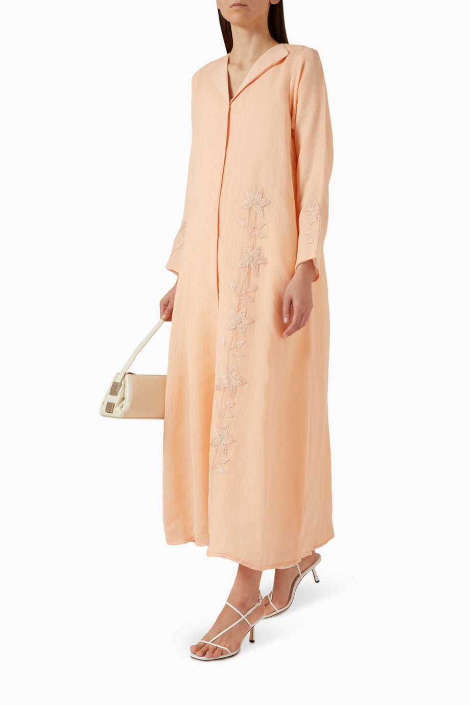 Şık Nakışlı Trençkot Abaya ile Zarif ve Rahat Stil Yaratın