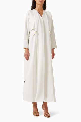 Şık Trench Coat Tarzı Abiye ile Günlük ve Gece Kombinleri için Modern Kullanım