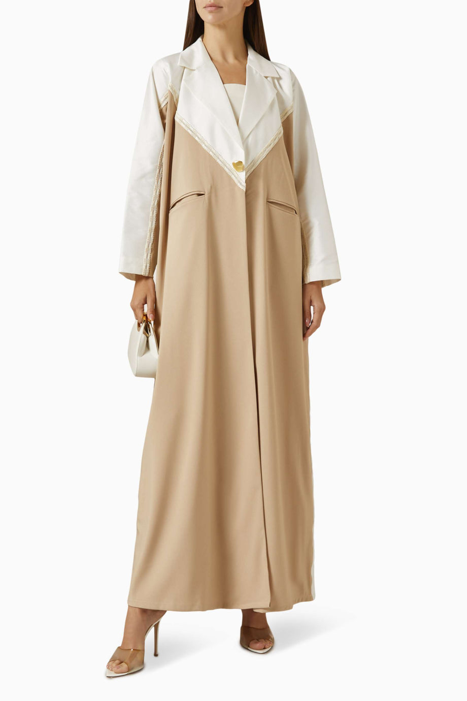 Zamansız Şıklık Sunan Modern Kesim Abaya ile Günlük Kombinlerinizi Tamamlayın