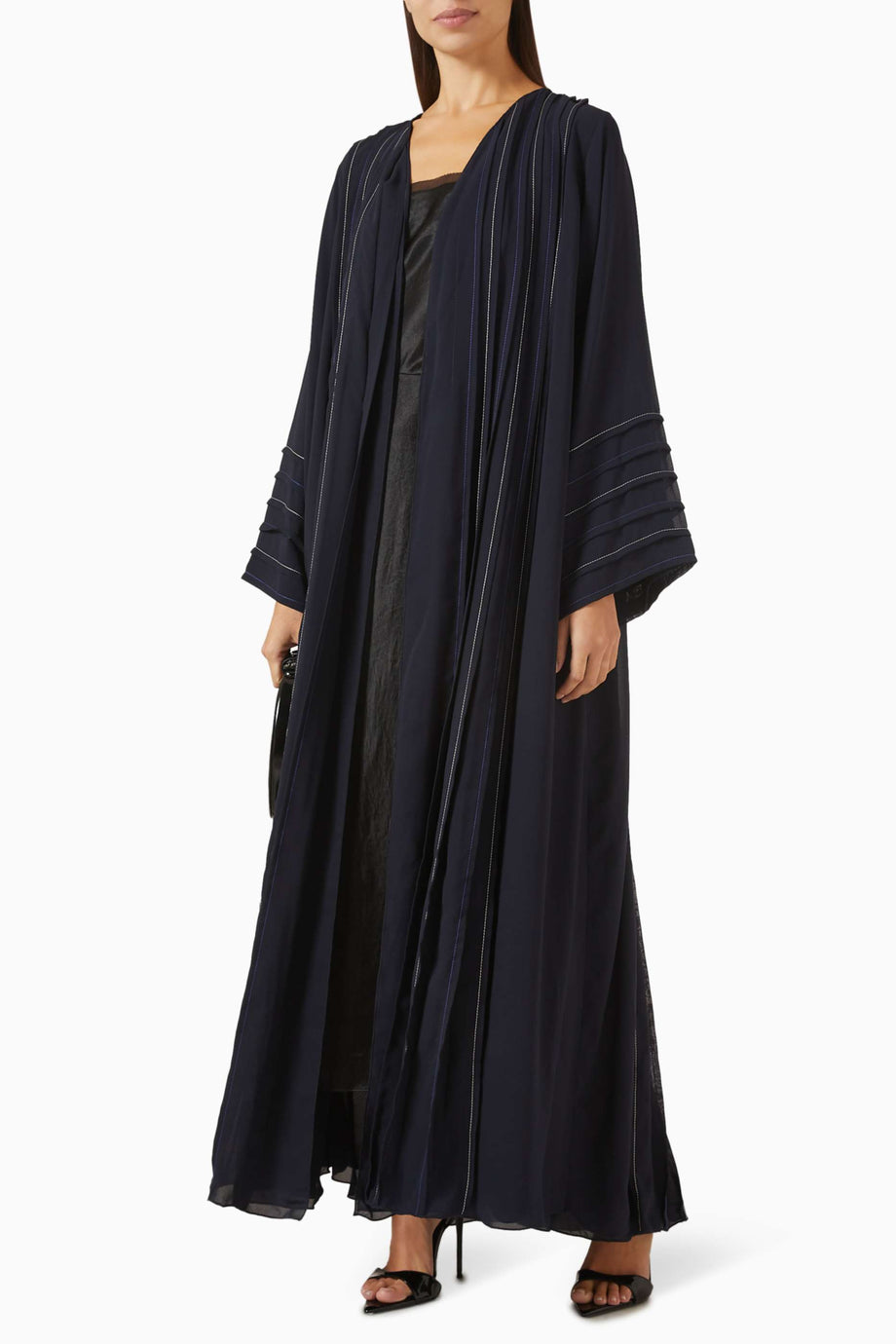 Şık ve Modern Plise Detaylı Abaya Minimalist Tasarım ile Şıklığı Yakalayın