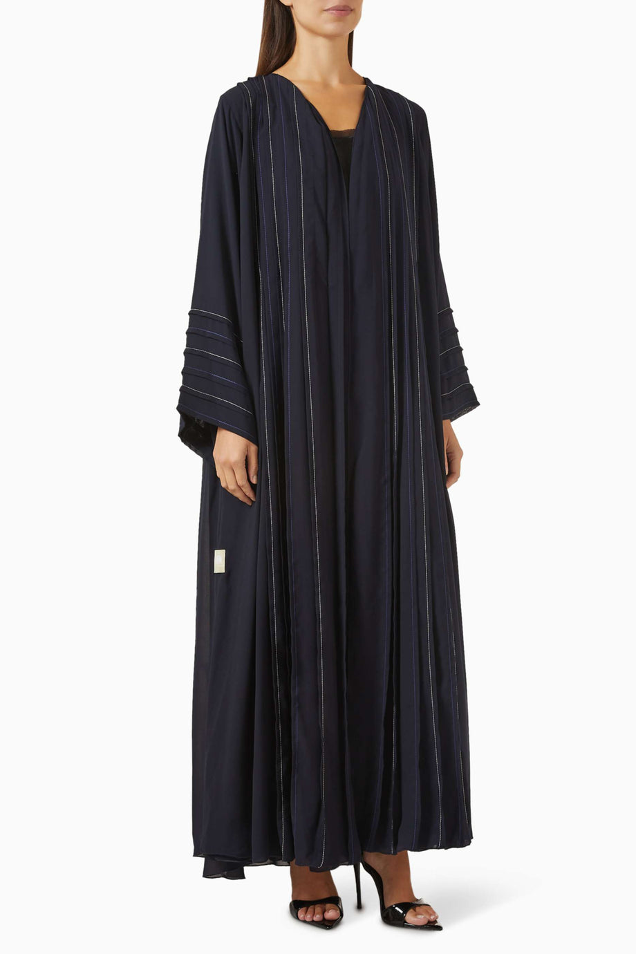 Şık ve Modern Plise Detaylı Abaya Minimalist Tasarım ile Şıklığı Yakalayın