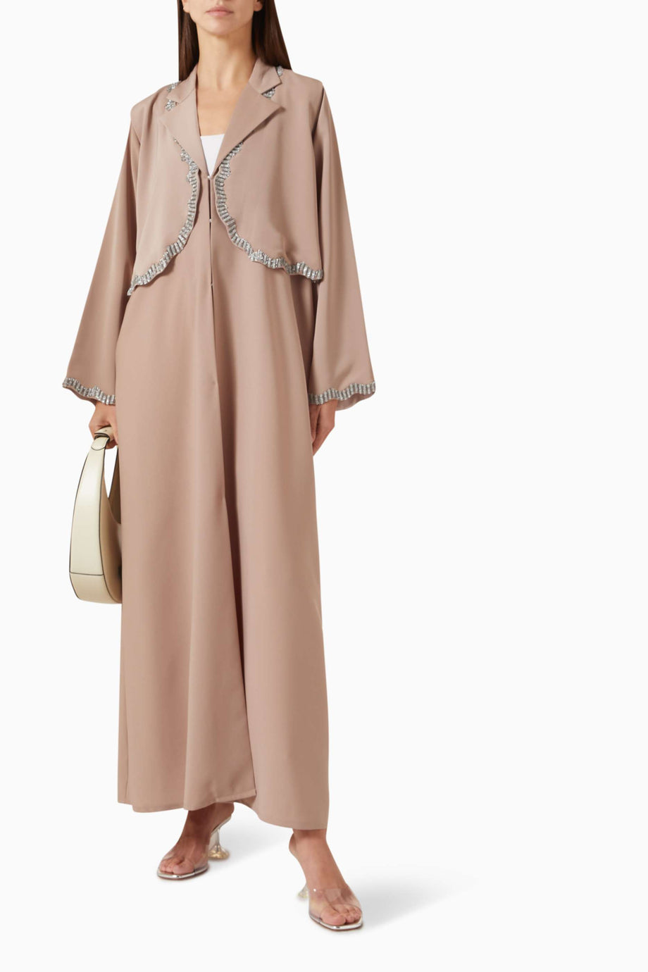 Modern ve Geleneksel Tasarımıyla Dantel Şeritli Abaya ile Şıklığı Yakalayın