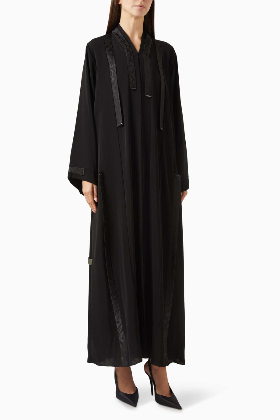 Modern Panel Detaylı Abaya Şık Günlük Kullanım için İdeal Seçim
