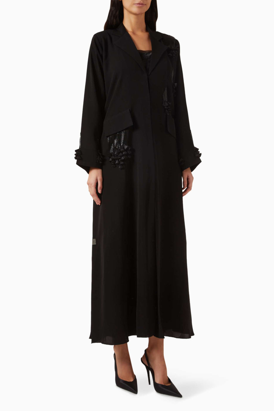 Şık Applique ve Boncuk İşlemeli Abiye Elbise Yumuşak Krepten Tasarım ile Zarif Gece Kullanımı için Ideal