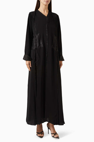Modern Abaya ile Şıklığı Yakalayın Tie-up Panel Detaylı ve İnce Tasarım