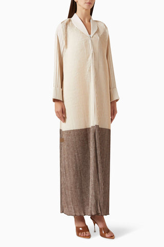 Modern Şık Kumaşlı İki Renkli Pliseli Abaya ile Tarzınızı Yakalayın