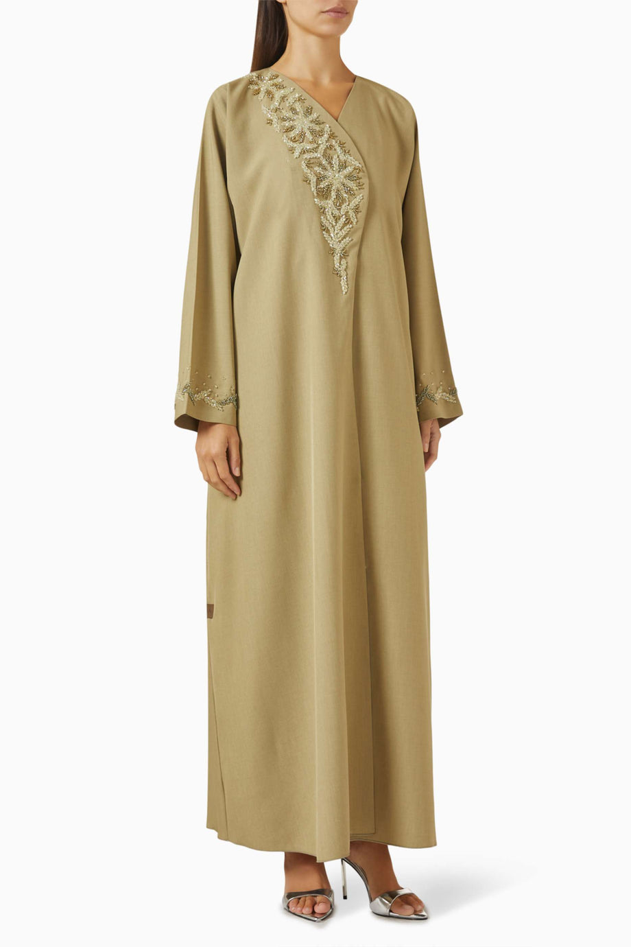 Pul İşlemeli Abiye Elbise Şık Detaylar ile Zarif ve Modern Görünüm Sunar