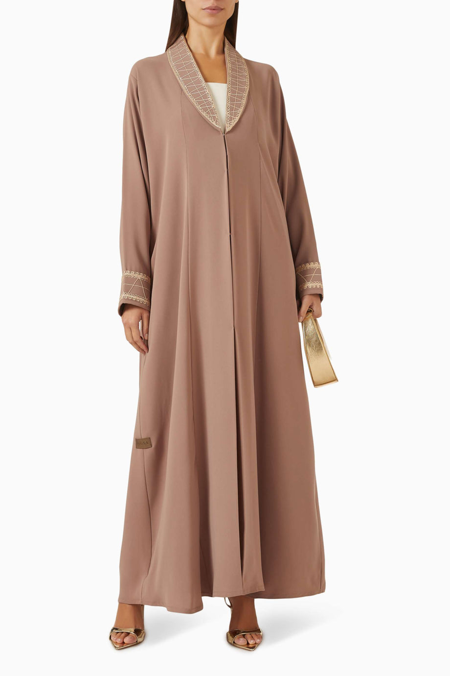 İşlemeli Şifon Abaya ile Günlük Şıklığınızı Artırın ve Zarif Kombinler Yaratın