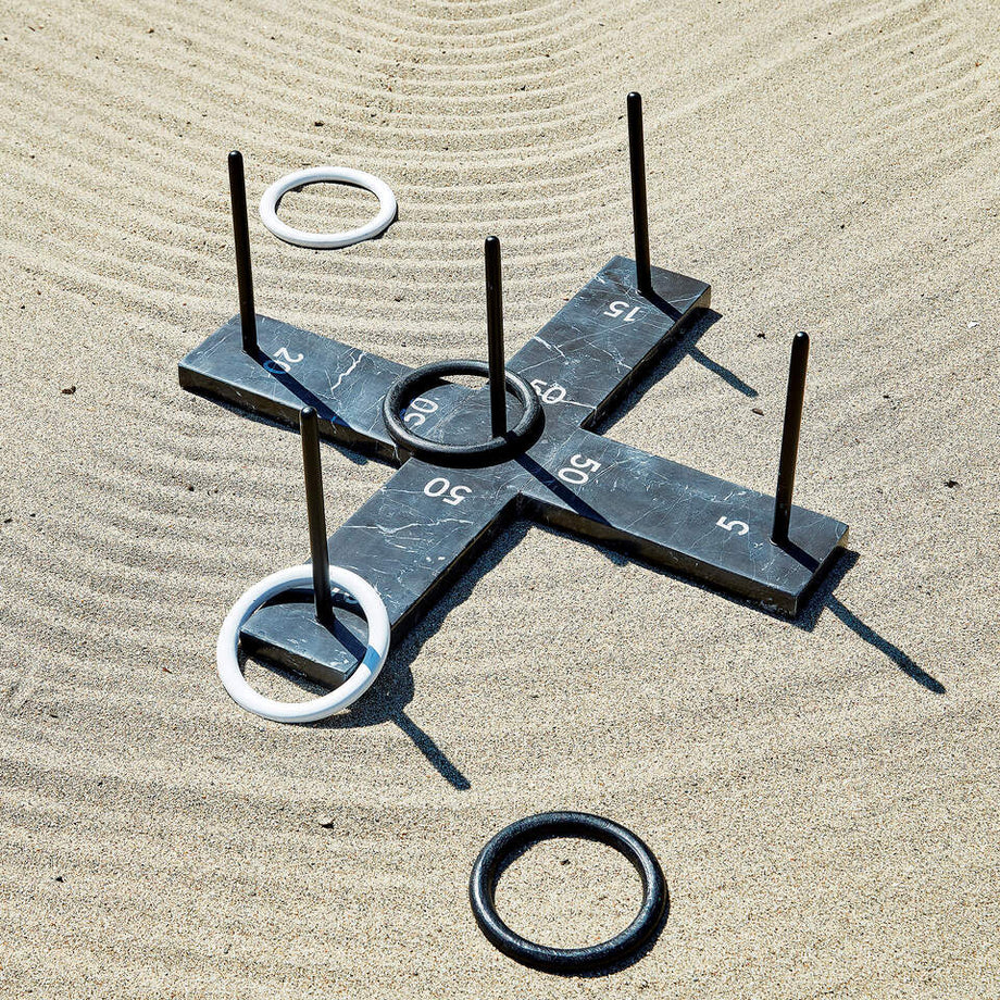 Siyah Mermer Halka Atma Oyunu, Benzersiz Tasarım