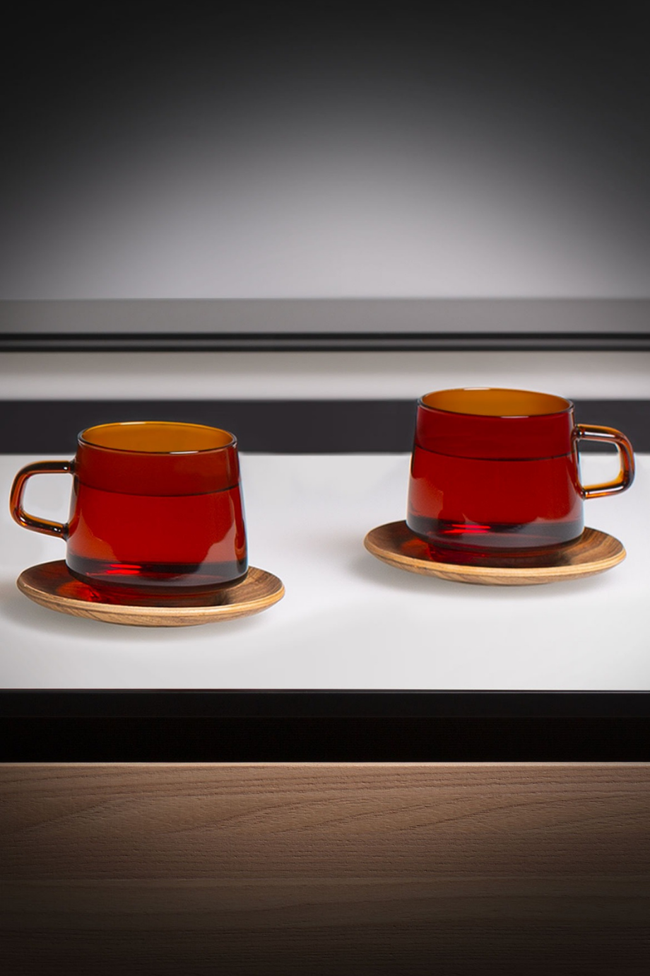 İki Bardak Seti HK 506, Kehribar & Tik Ağacı Tabaklı, Zarif Japon Tasarımı