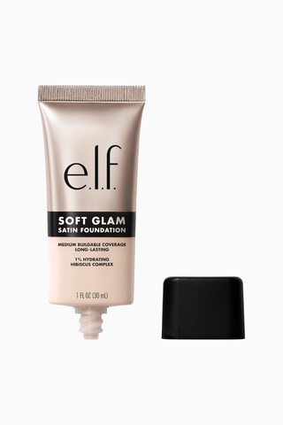 Soft Glam Satin Fondöten, Orta Kapatıcılık, Nefes Alabilen ve Uzun Süre Kalıcı