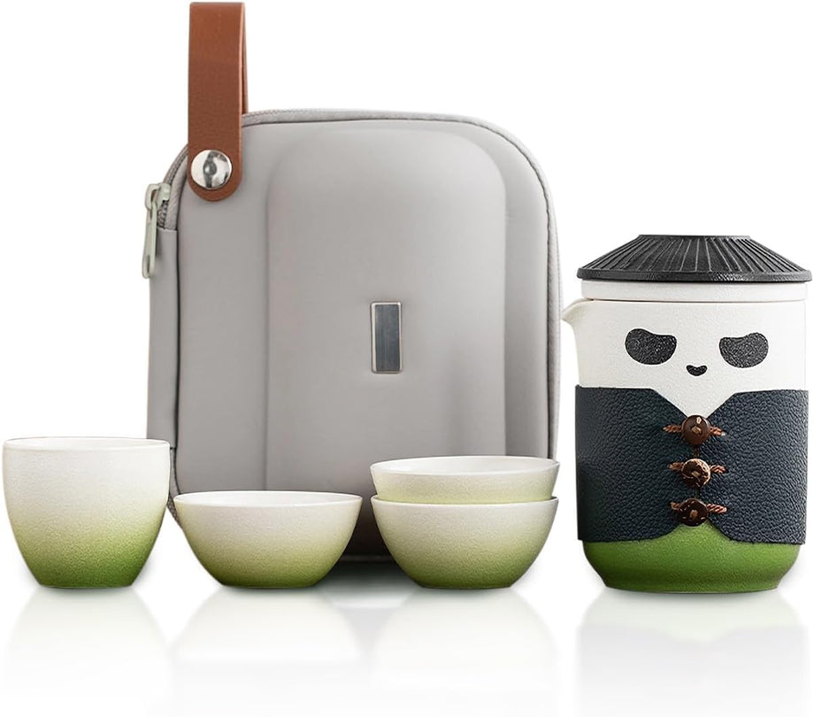 Kung Fu Panda Seyahat Çay Seti, Seramik Çin Çaydanlığı, 4 Çay Fincanı, Çay Süzgeci ve Taşıma Çantası