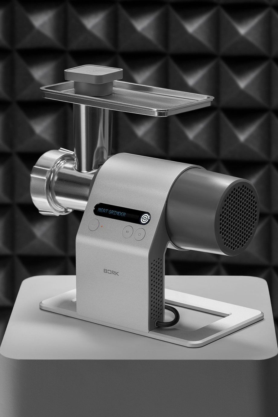 Kıyma Makinesi M786, Kompakt, Sessiz ve Otomatik Geri Vites