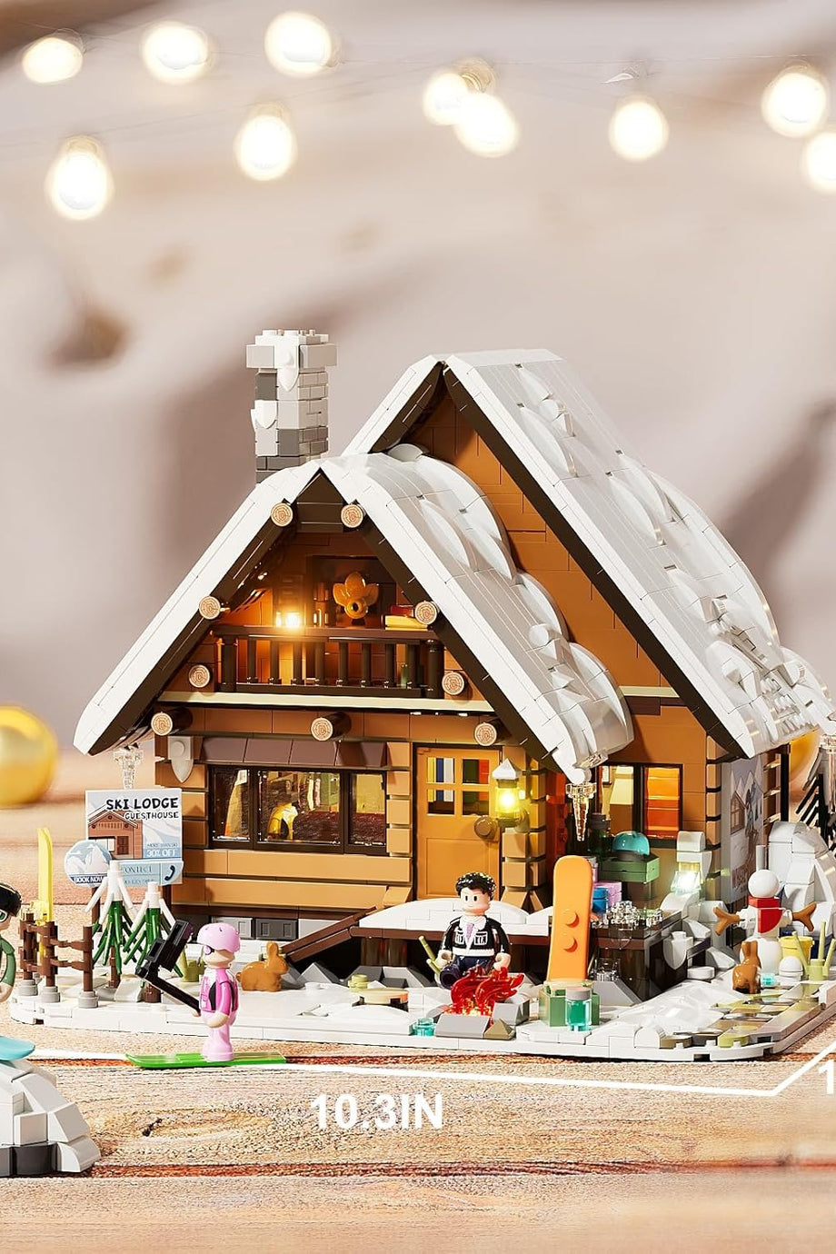 Christmas Ski House Işıklı Yapı Blokları Seti, 2187 Parça, Kar Evinde Kayak ve Noel Partisi Sahnesi