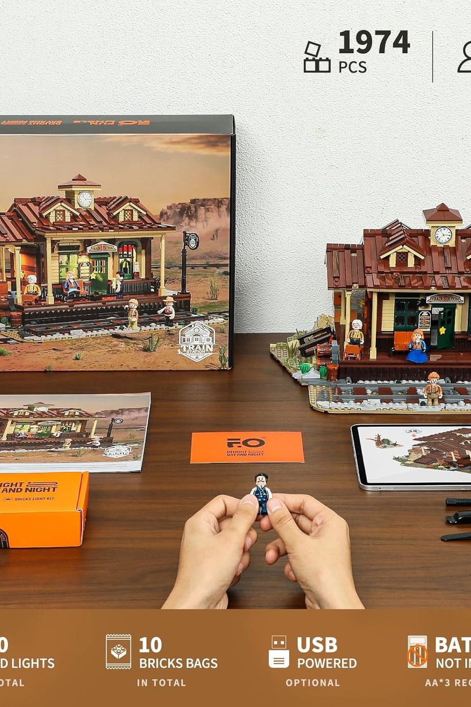 Vahşi Batı İstasyonu Yapı Blokları Seti LED Işık, 1974 Parça, Tren İstasyonu Modeli