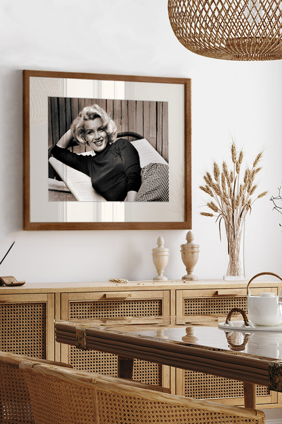 Marilyn Monroe Bahçe Çekimi Duvar Resmi, Çerçeveli, Asılmaya Hazır, Hollanda Üretimi