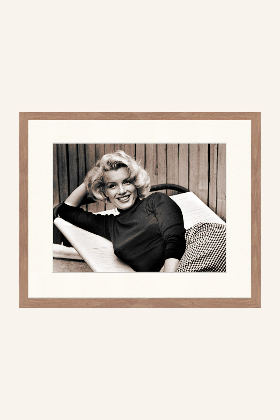 Marilyn Monroe Bahçe Çekimi Duvar Resmi, Çerçeveli, Asılmaya Hazır, Hollanda Üretimi
