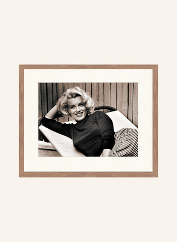 Marilyn Monroe Bahçe Çekimi Duvar Resmi, Çerçeveli, Asılmaya Hazır, Hollanda Üretimi