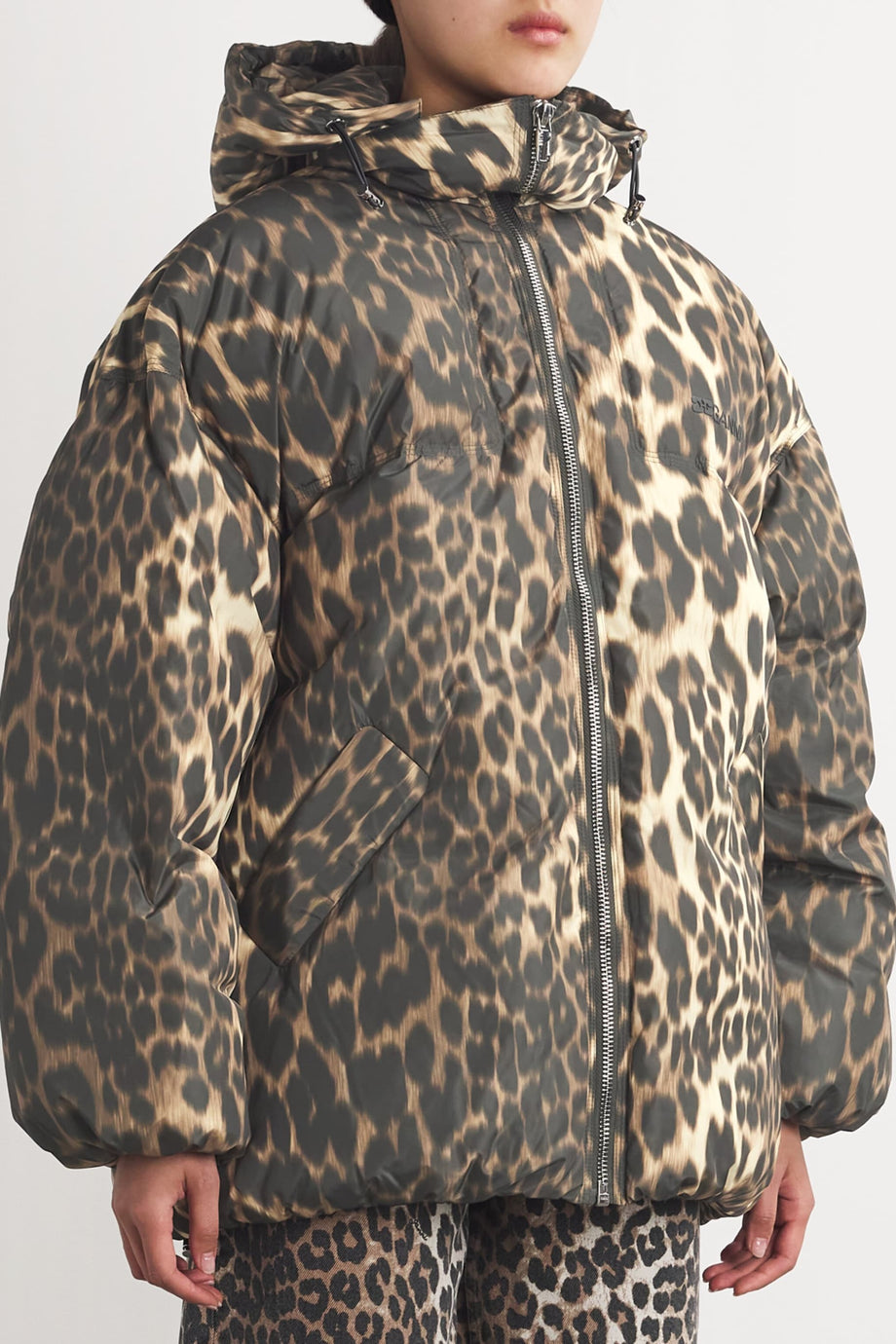 Leopar Şişme Mont, Kapüşonlu ve Geri Dönüşümlü Polyester