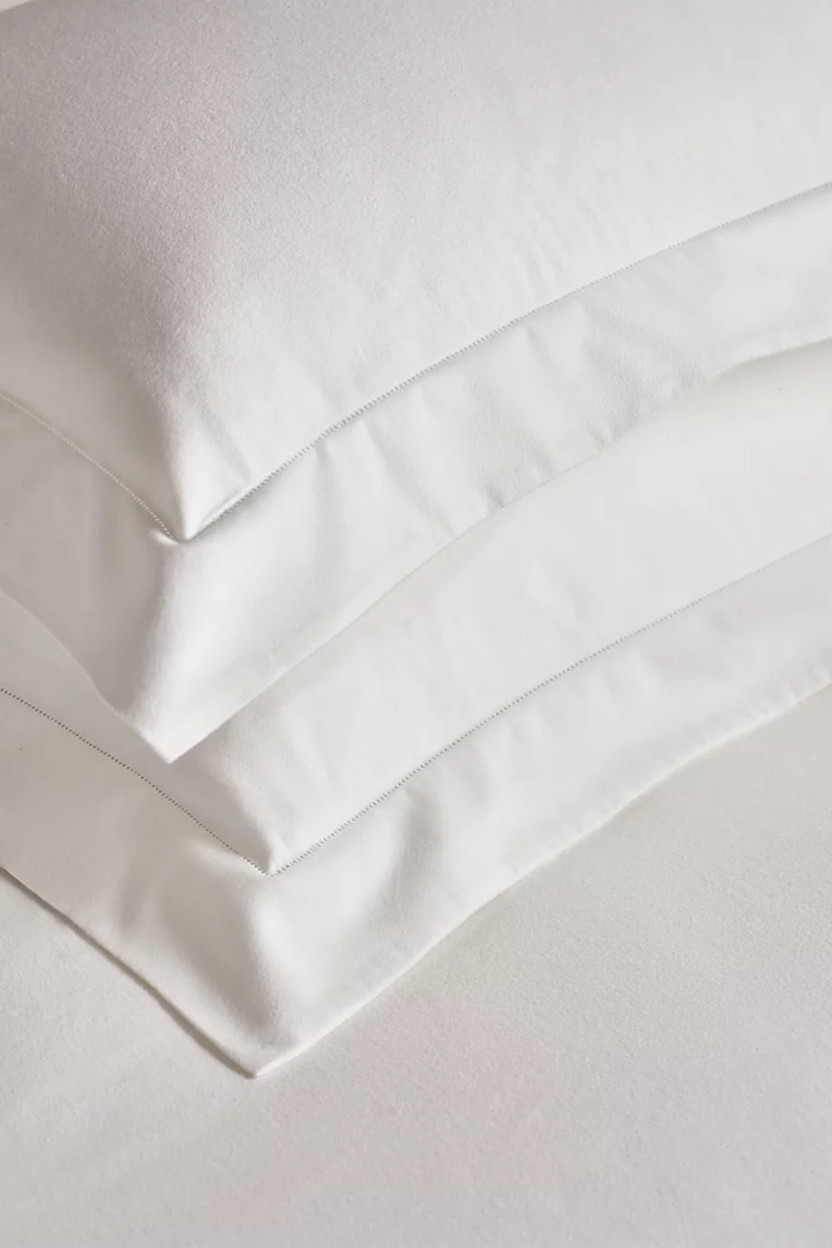 Velvet Touch Pamuklu Ajur Dikişli Oxford Tekli Yastık Kılıfı