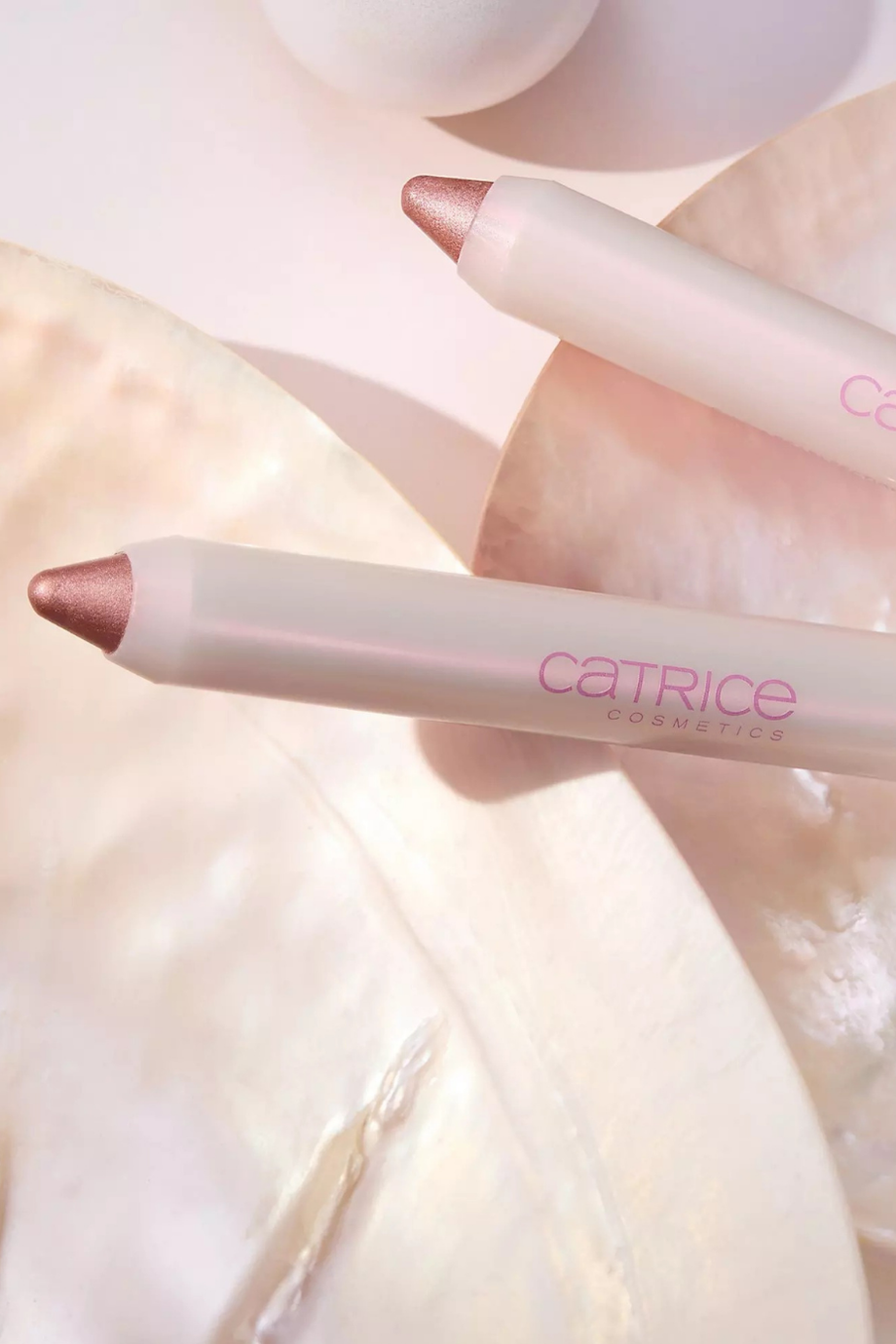 Pearfection Göz Farı Stick C02,Işıltılı ve Pratik Göz Makyajı