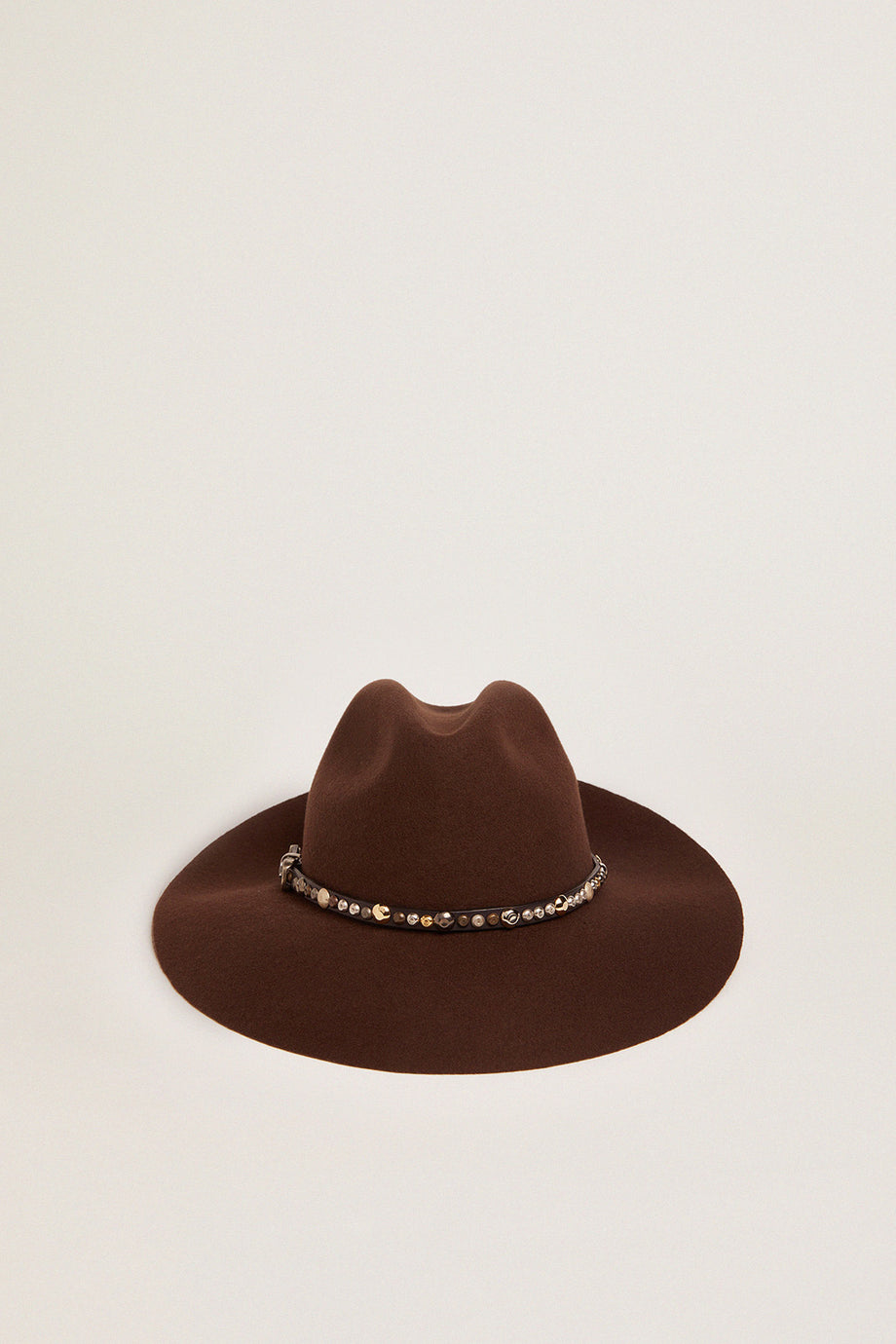 Kahverengi Çivili Deri Kayışlı Fedora Şapka, Yün Tasarım, Altın Yıldız Detaylı