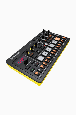 AIRA P-6 Compact Yaratıcı Örnekleyici, Dahili Mikrofon, 64 Adımlı Sıralayıcı