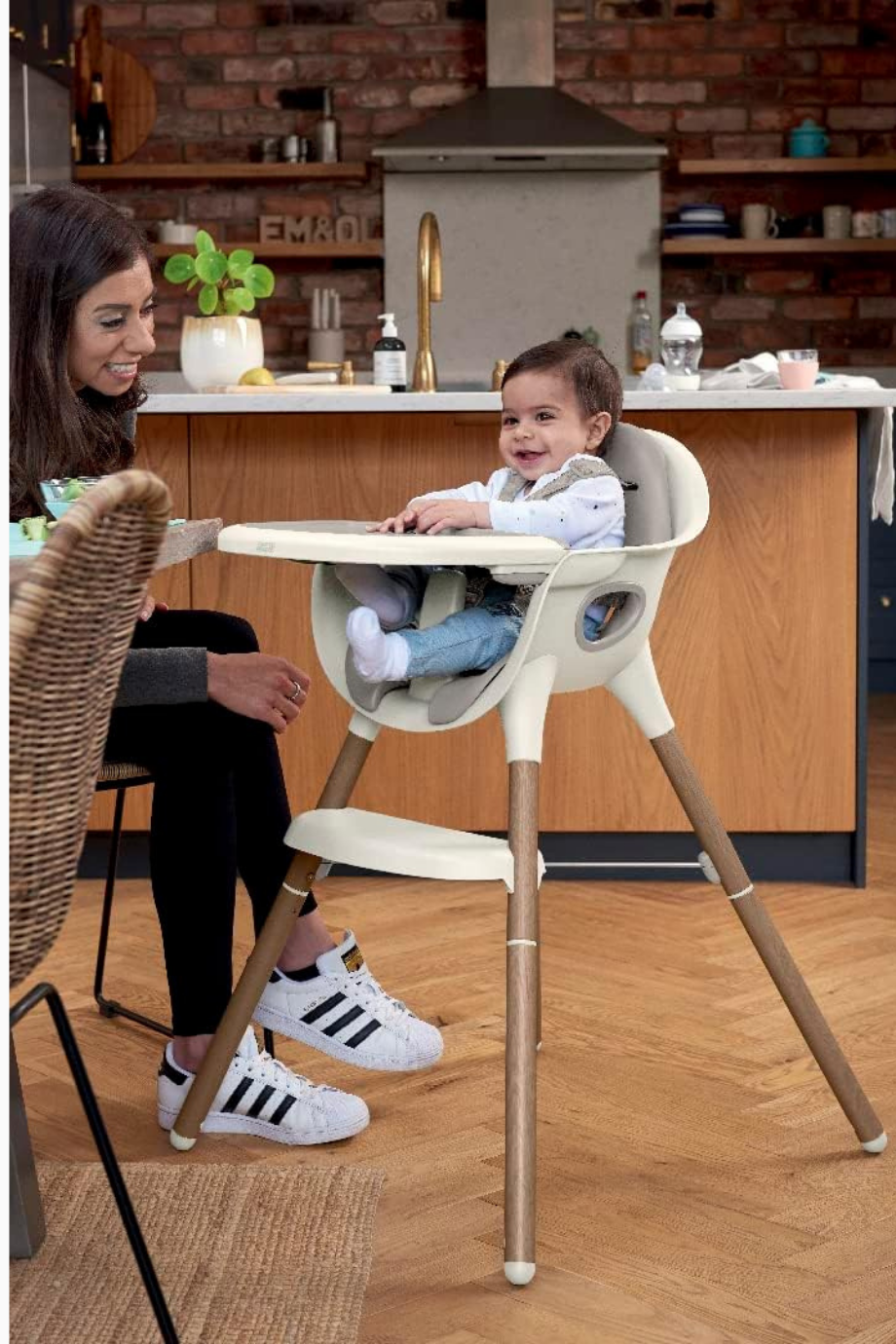 Juice Mama Sandalyesi Hafif ve Kolay Temizlenen