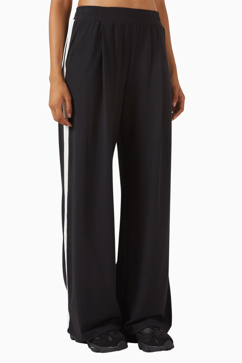 Luca Airweight Striped Pants, Şık ve Rahat Siyah-Beyaz Günlük Eşofman Altı