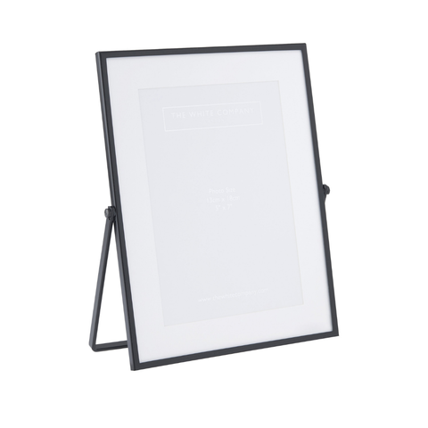 İnce Siyah Şövale Çerçevesi, Şık ve Zarif