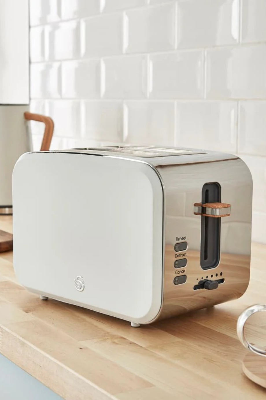 Nordic 2 Dilimli Geniş Yuvalı Ekmek Kızartma Makinesi, 3 Fonksiyonlu ve 6 Kademeli