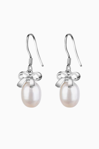 MIYABI Küpeleri, 925 Ayar Gümüş ve Tatlı Su İncili Fiyonk Detaylı Zarif Tasarım