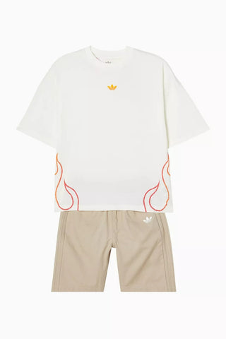 Flames Bej Pamuklu Tişört & Şort Seti, Alev Detaylı, Logo İşlemeli Rahat Şıklık