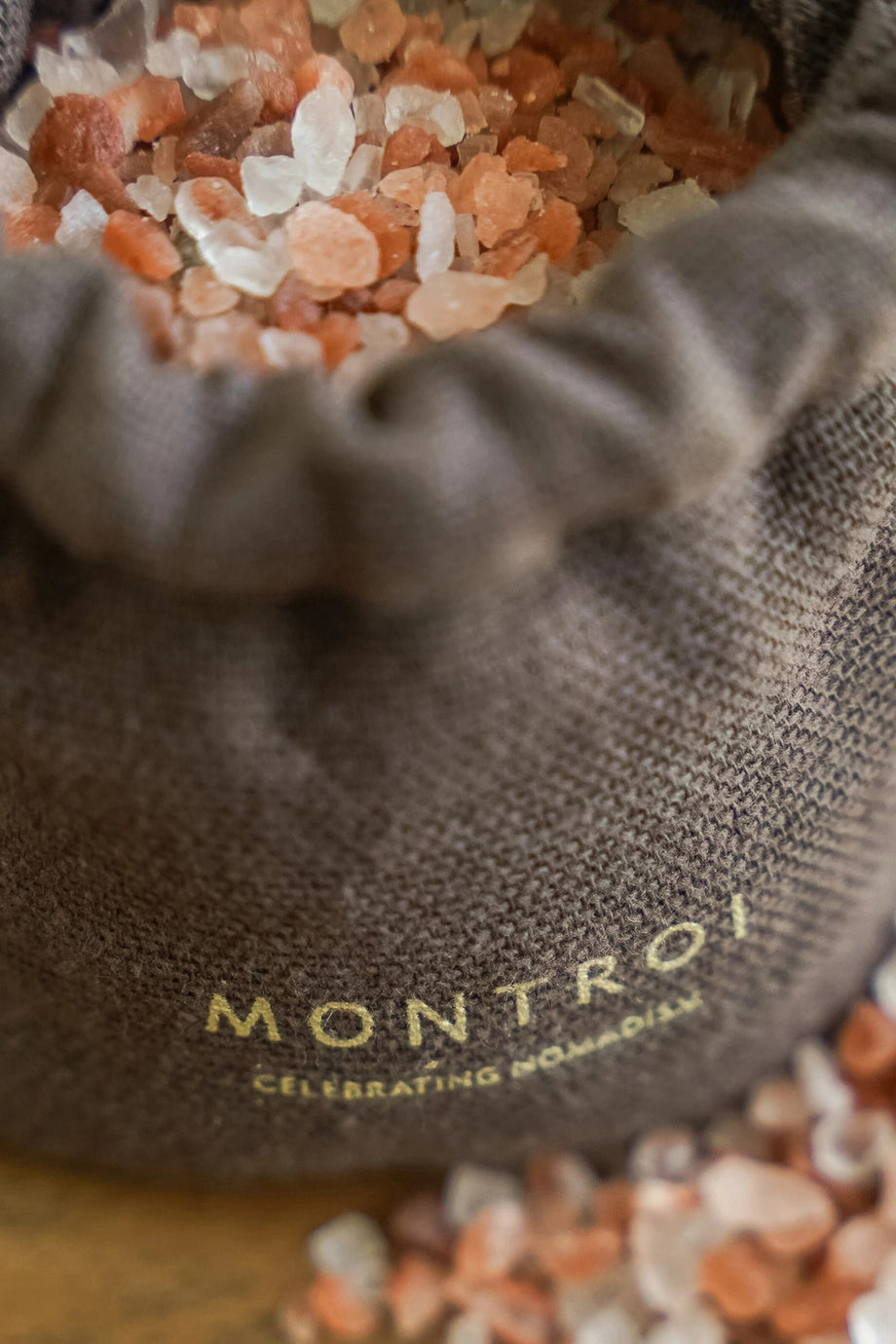 Himalaya Banyo Tuzları 200gr, Doğal Mineralli ve Rahatlatıcı