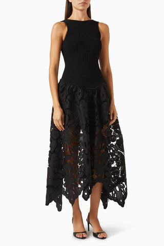 Atlas Siyah Knit Midi Elbise, Romantik Feminenlik ve Modern Sanat