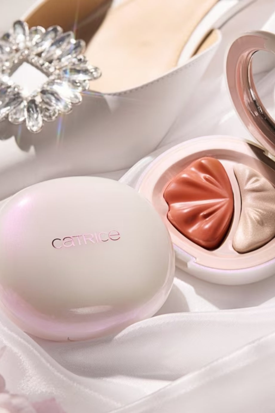 Işıltı Veren Allık ve Aydınlatıcı Çift Etkili Palet 8.5 g