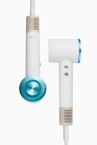 İyon Teknolojili Saç Kurutma Makinesi, 1600 W, Manyetik Başlıklı, Kendi Kendini Temizleyen