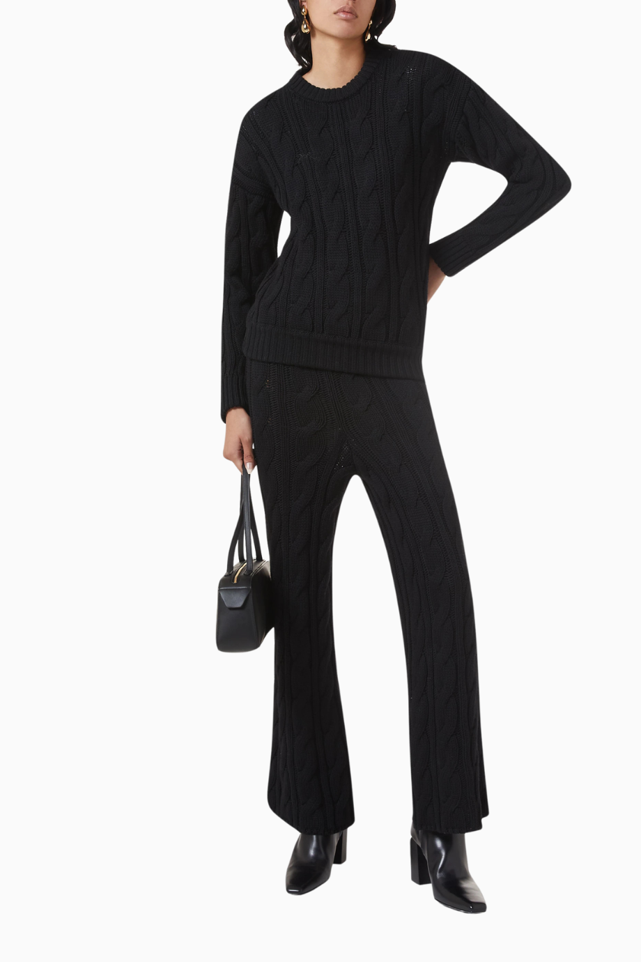 Roundneck Sweater, Lüks Yün Örgü Rahat ve Zamansız Siyah Triko