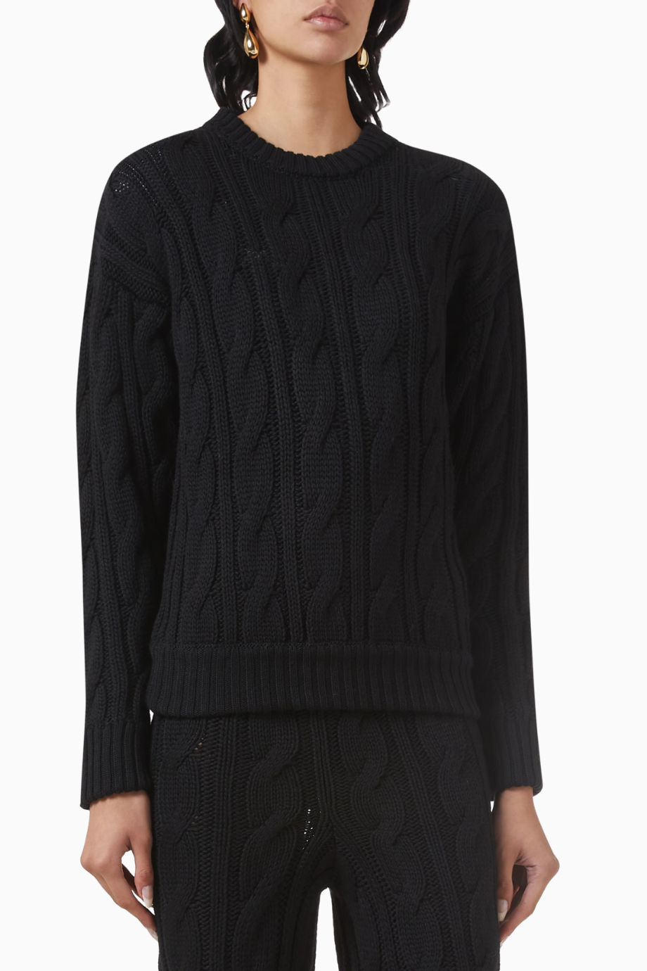 Roundneck Sweater, Lüks Yün Örgü Rahat ve Zamansız Siyah Triko