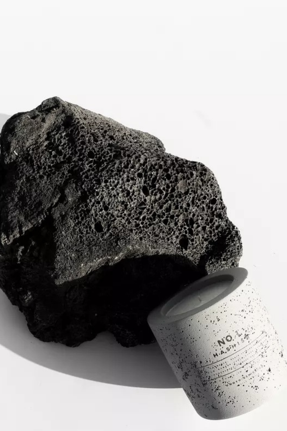 No.1 Hashish Concrete Candle 225g, Lüks Gri Beton Tasarımlı Mum