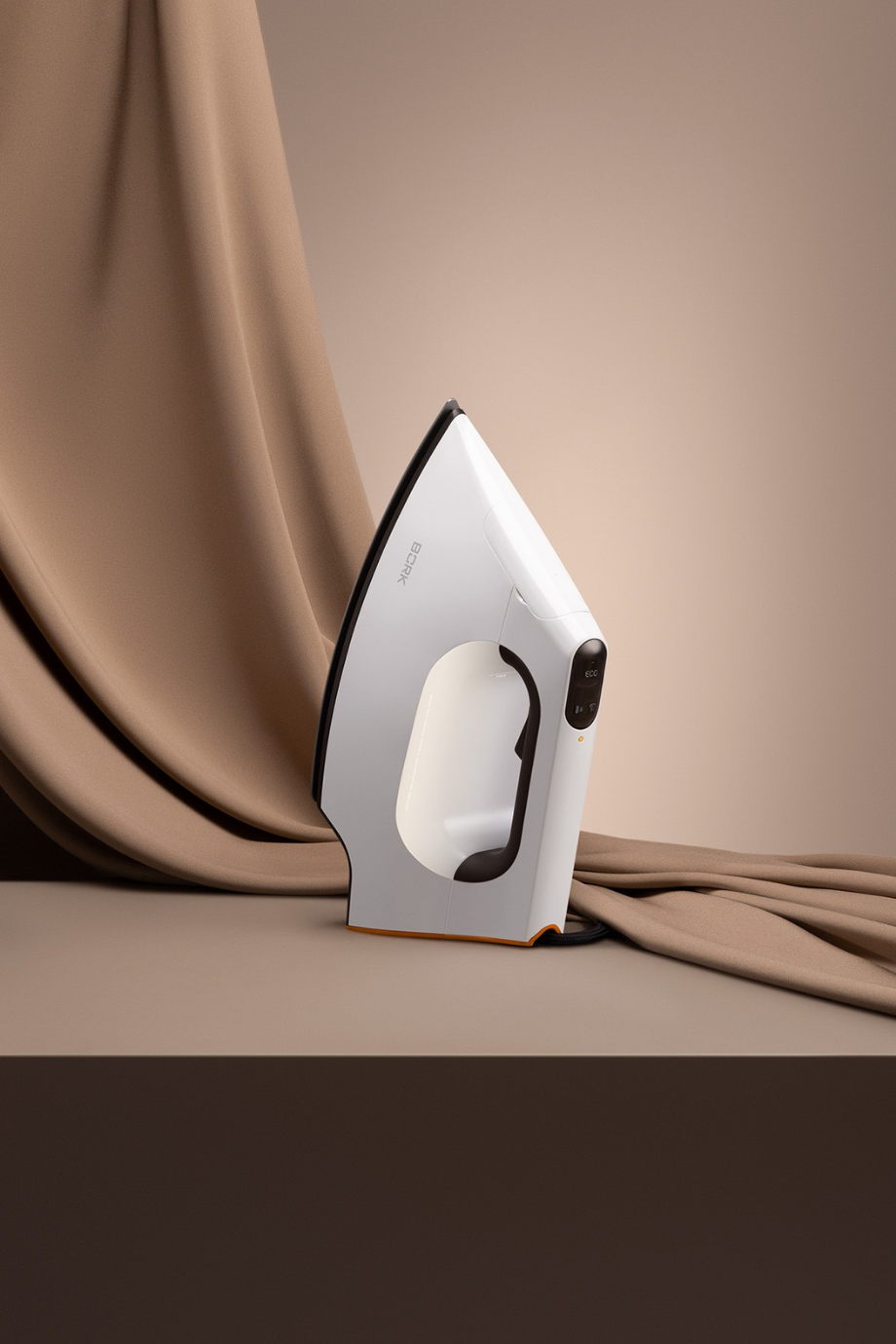 Iron i780 Buhar Jeneratörlü, Akıllı Dokunmatik ve Anti-Kireç Sistemli Ütü