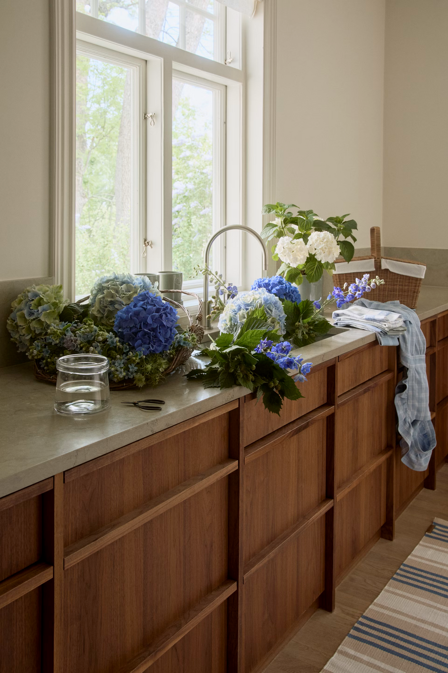 Rattan Piknik Sepeti Kapaklı ve Kulplu Oxford Kumaş Astar ile