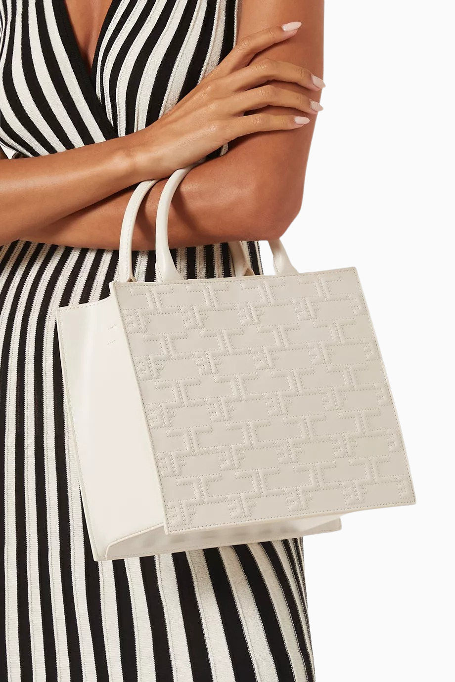 Medium Bold Monogram Shopper Bag Butter Ton Faux Deri Logolu, Lüks Omuz ve El Çantası