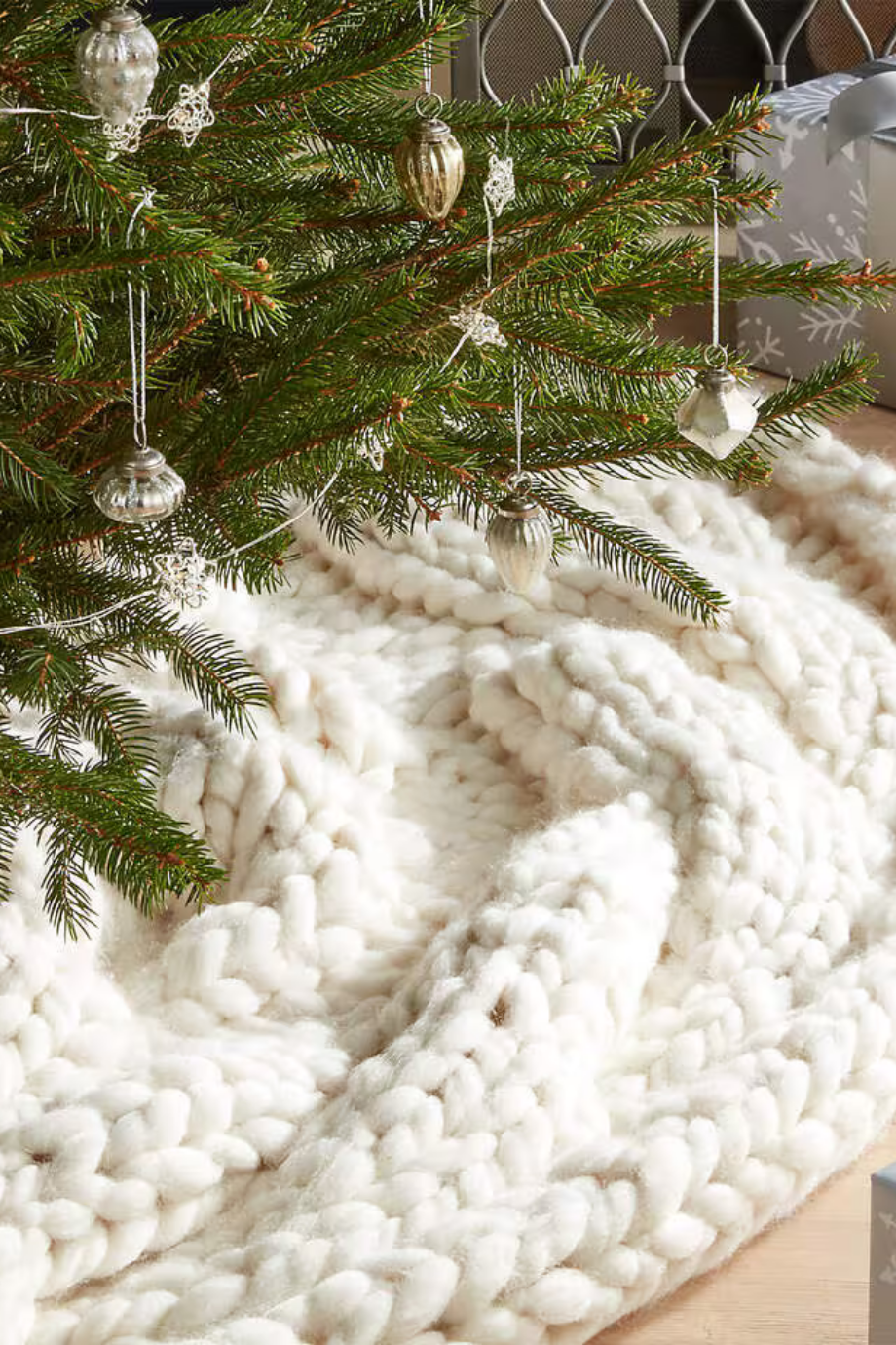 Ivory Cozy Knit Christmas Tree Skirt El Örgüsü Krem Yılbaşı Ağacı Eteği